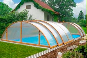 Imagen ilustrativa del artículo Cubiertas para piscinas, protección y climatización
