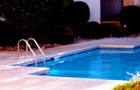 Imagen ilustrativa del artículo Tipos de perímetros para rodear las piscinas
